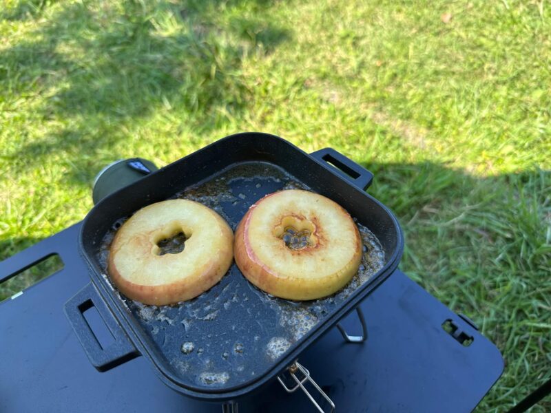 焼きリンゴ焼ける