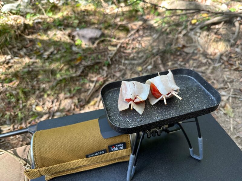 深坂自然の森でミニトマトのベーコン巻