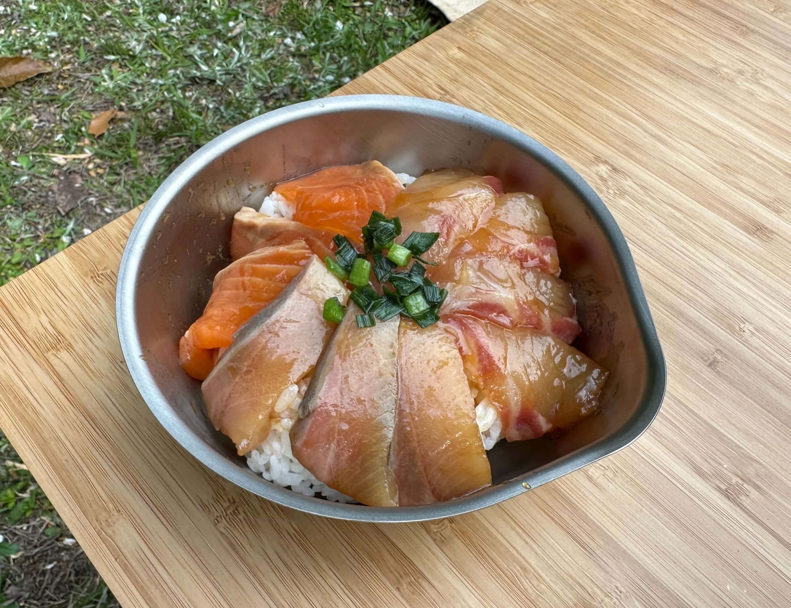 キャンプで簡単海鮮漬け丼