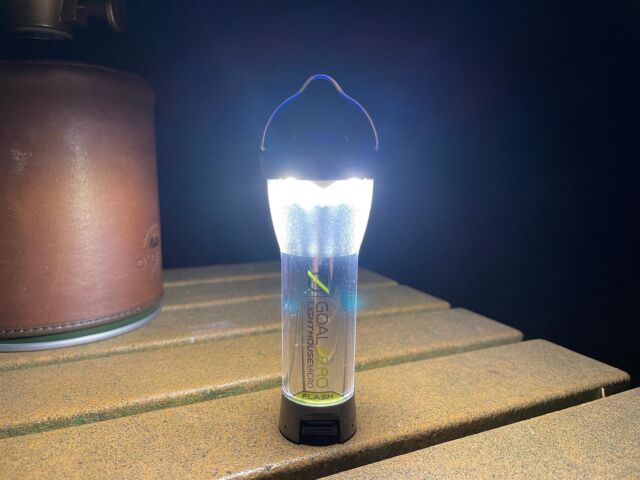 GOAL ZERO
Lighthouse Micro Flash🏕

今人気のゴールゼロマイクロフラッシュです👍
フラッシュライトを含めた3つの点灯モードでいろいろな使い方が出来ます👌
充電用のUSBコネクタでどこでも、すぐに充電できます🔋

サイズ: 約93mm×37.75mm
本体重量: 68g
LEDライト: 最大150ルーメン

#goalzero 
#goalzerolighthousemicroflash 
#goalzerolantern 
#ゴールゼロ 
#ゴールゼロライトハウスマイクロフラッシュ 
#ゴールゼロマイクロフラッシュ 
#となりでソロキャン
#ミニリストキャンパーTuma
#マキシマリストキャンパーOtto
#キャンプ #夫婦でソロキャン
#キャンプ用品 #キャンプギア
#キャンパー #キャンプライフ
#キャンプごはん#キャンプ飯
#ミニマリストキャンプ
#ミニマリストキャンパー
#camp#camping #camper 
#campgear #camplife 
#キャンプ好き #キャンプ好きな人と繋がりたい 
#キャンプ道具 #キャンプ道具紹介 
#キャンプ用品 #キャンプギア紹介 
#キャンプ最高